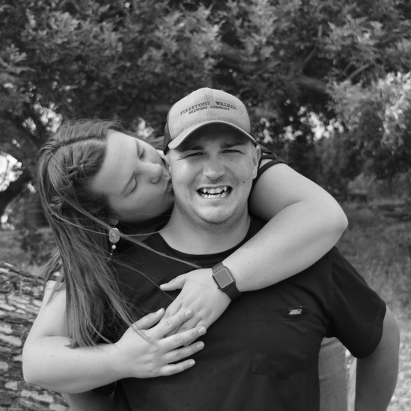 Meet your Posher, Brooke - Picture 1 of 1